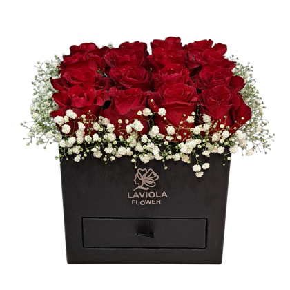 Red rose and gypsophila box